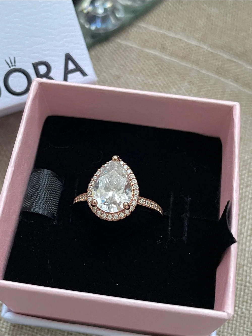 ✨Pandora Rose Gold Sparkling Teardrop Halo Halo Ring ✨ Size 7.5 LIKE NEW